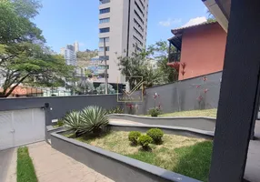 Foto 1 de Casa com 4 Quartos à venda, 330m² em Santa Lúcia, Belo Horizonte