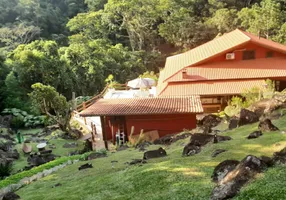 Foto 1 de Casa com 4 Quartos para alugar, 500m² em Correas, Petrópolis