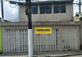 Foto 1 de Sobrado com 3 Quartos à venda, 213m² em Vila Luzita, Santo André