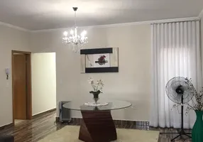 Foto 1 de Casa com 3 Quartos à venda, 190m² em Residencial Vila Di Capri, Botucatu