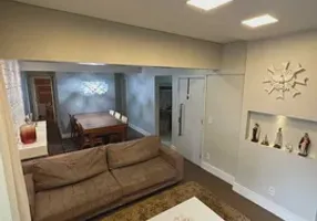 Foto 1 de Apartamento com 4 Quartos à venda, 104m² em Centro, Balneário Camboriú