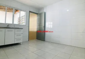 Foto 1 de Casa com 1 Quarto para alugar, 35m² em Praça da Árvore, São Paulo