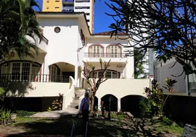 Foto 1 de Casa com 10 Quartos à venda, 1600m² em Casa Forte, Recife