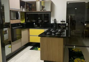 Foto 1 de Casa de Condomínio com 3 Quartos à venda, 200m² em Parque Horizonte, Nova Iguaçu