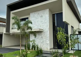 Foto 1 de Casa de Condomínio com 4 Quartos à venda, 299m² em Jardim Goiás, Goiânia