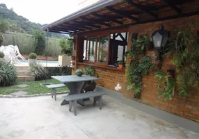 Foto 1 de Casa com 3 Quartos à venda, 180m² em Chácara Flora, Petrópolis