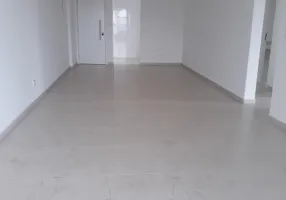 Foto 1 de Apartamento com 3 Quartos à venda, 110m² em Vila Guilhermina, Praia Grande