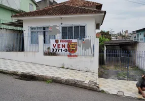 Foto 1 de Casa com 4 Quartos à venda, 126m² em Coloninha, Florianópolis