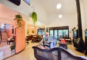 Foto 1 de Casa de Condomínio com 3 Quartos à venda, 360m² em Granja Viana, Carapicuíba