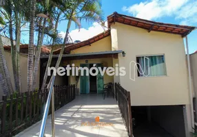 Foto 1 de Casa com 3 Quartos à venda, 360m² em Vila Capri, Belo Horizonte