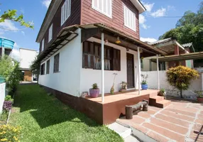 Foto 1 de Casa com 6 Quartos à venda, 255m² em Camaquã, Porto Alegre