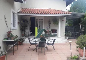 Foto 1 de Casa com 5 Quartos à venda, 300m² em Parque das Videiras, Louveira