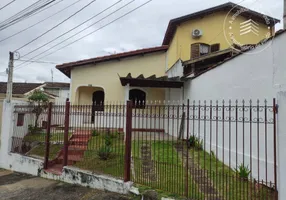 Foto 1 de Casa com 2 Quartos para alugar, 83m² em Centro, Pindamonhangaba