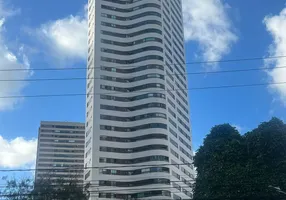 Foto 1 de Apartamento com 4 Quartos à venda, 158m² em Casa Amarela, Recife