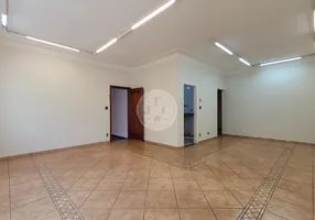 Foto 1 de Casa com 4 Quartos à venda, 160m² em Jardim Macedo, Ribeirão Preto