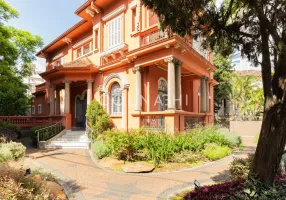 Foto 1 de Casa com 5 Quartos à venda, 350m² em Independência, Porto Alegre