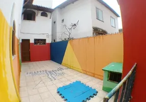 Foto 1 de Casa com 6 Quartos à venda, 322m² em Itapuã, Salvador