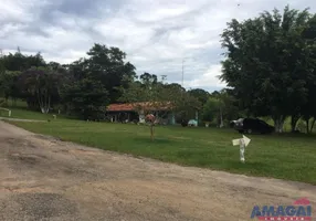 Foto 1 de Fazenda/Sítio com 2 Quartos para alugar, 1362m² em Jardim Colonia, Jacareí