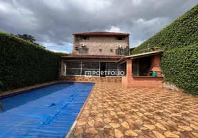 Foto 1 de Sobrado com 5 Quartos à venda, 550m² em Vila Santa Rita, Goiânia