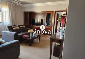 Foto 1 de Casa com 4 Quartos à venda, 360m² em Jardim Alexandre Campos, Uberaba