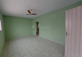 Foto 1 de Casa com 3 Quartos para alugar, 164m² em Parque Industrial, São José do Rio Preto