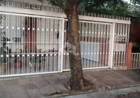 Foto 1 de Casa com 3 Quartos à venda, 200m² em Teresópolis, Porto Alegre