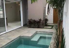 Foto 1 de Casa de Condomínio com 3 Quartos à venda, 300m² em Condomínio Belvedere II, Cuiabá