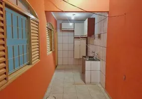 Foto 1 de Casa com 2 Quartos à venda, 80m² em Vila Ruy Barbosa, Salvador