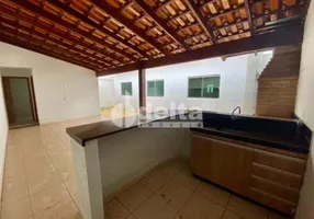 Foto 1 de Casa com 3 Quartos para alugar, 180m² em Alto Umuarama, Uberlândia