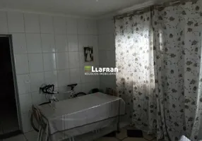 Foto 1 de Casa com 2 Quartos à venda, 125m² em Jardim Freitas Junior, Taboão da Serra