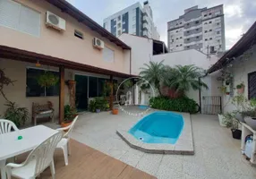 Foto 1 de Casa com 5 Quartos à venda, 131m² em Barreiros, São José
