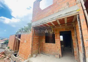 Foto 1 de Casa com 2 Quartos à venda, 97m² em Ouro Preto, Belo Horizonte