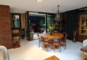 Foto 1 de Casa de Condomínio com 4 Quartos à venda, 330m² em Morumbi, São Paulo