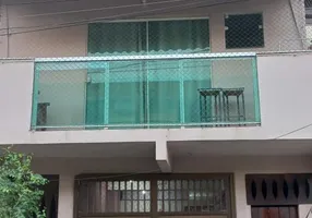 Foto 1 de Sobrado com 2 Quartos para alugar, 98m² em Braga, Cabo Frio