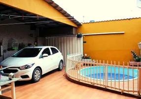 Foto 1 de Sobrado com 4 Quartos à venda, 150m² em Santa Maria, Brasília