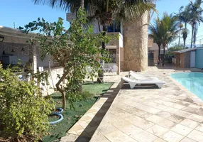 Foto 1 de Sobrado com 3 Quartos à venda, 509m² em Jardim Britânia, Caraguatatuba