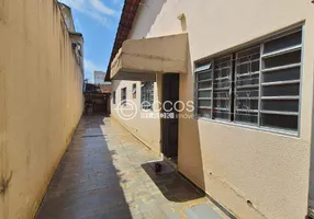 Foto 1 de Casa com 3 Quartos à venda, 250m² em Santa Mônica, Uberlândia