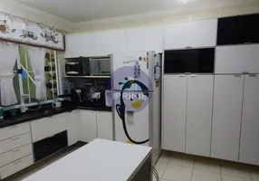 Foto 1 de Sobrado com 3 Quartos à venda, 203m² em Jardim Marek, Santo André