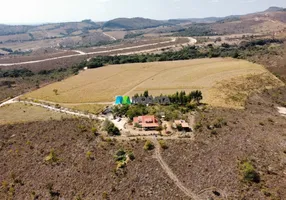 Foto 1 de Fazenda/Sítio com 1 Quarto à venda, 50m² em Zona Rural, Itumirim