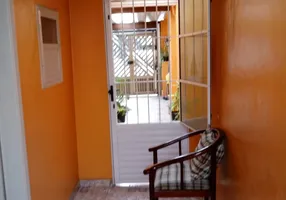 Foto 1 de Casa com 2 Quartos à venda, 107m² em Alves Dias, São Bernardo do Campo