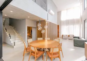 Foto 1 de Casa com 4 Quartos para alugar, 411m² em PORTAL DO SOL GREEN, Goiânia