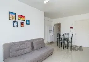 Foto 1 de Apartamento com 3 Quartos à venda, 66m² em Santo Antônio, Porto Alegre