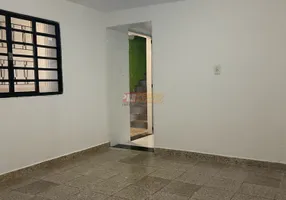 Foto 1 de Casa com 1 Quarto para alugar, 60m² em Vila Sacadura Cabral, Santo André