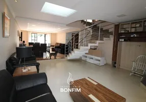 Foto 1 de Casa com 4 Quartos para alugar, 300m² em Vila Izabel, Curitiba