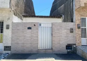 Foto 1 de Casa com 2 Quartos à venda, 90m² em Lobato, Salvador