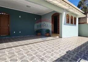 Foto 1 de Casa com 4 Quartos à venda, 220m² em Vila Cidade Jardim, Botucatu