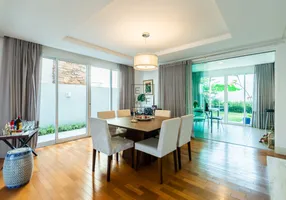 Foto 1 de Casa de Condomínio com 3 Quartos à venda, 240m² em Santa Felicidade, Curitiba