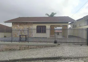Foto 1 de Casa com 3 Quartos para alugar, 135m² em Costa E Silva, Joinville