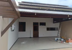Foto 1 de Casa com 4 Quartos para alugar, 200m² em Jardim Petrópolis, Maceió