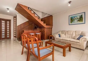 Foto 1 de Casa com 3 Quartos à venda, 193m² em Chácara das Pedras, Porto Alegre